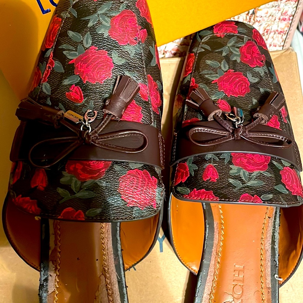 Coach Red Floral Mahogany Mules  Slides Loafer Size 8.5